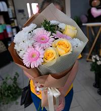 Букет цветов из:  Герберы, Розы и Хризантемы в Брехово
