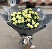 Букет Белые кустовые розы Солинеро в Брехово