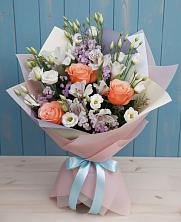 Букет цветов из:  Лизиантусы, Розы, Альстромерии и Гипсофила в Брехово