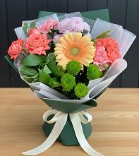 Букет цветов из:  Гвоздики, Розы, Герберы и Хризантемы в Брехово